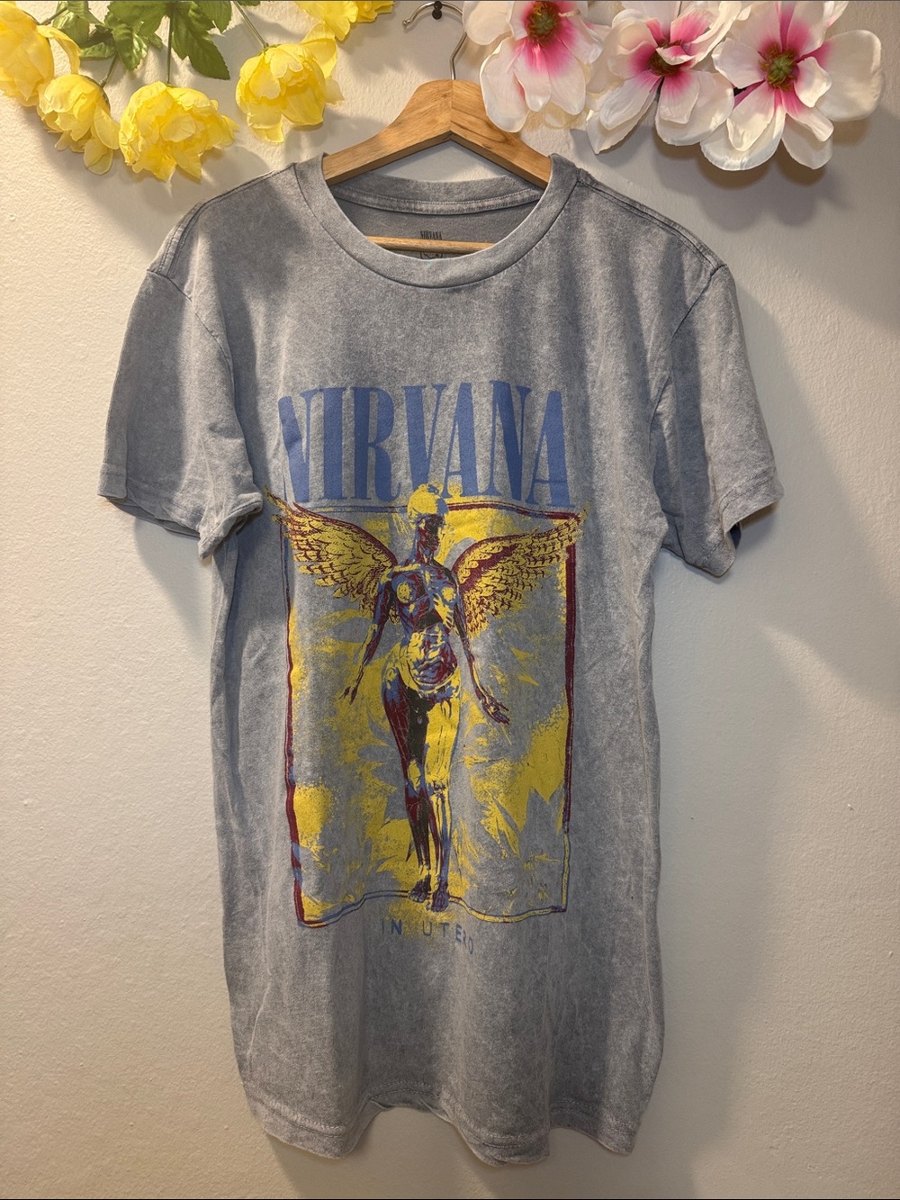 NIRVANA Vintage-Inspired Smiley Tag Tee - Gray Print